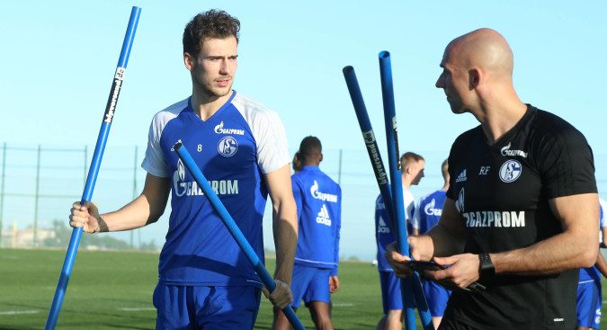 Bayern riles Schalke by praising Germany midfielder Goretzka