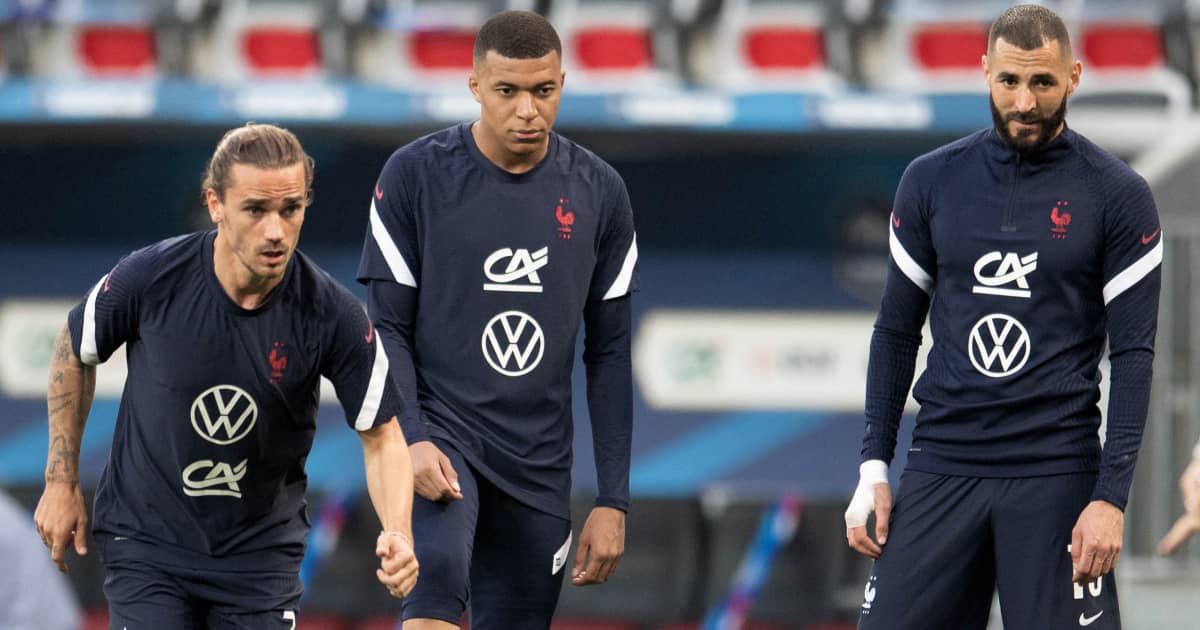 Man Utd told to pursue available forward subject of shock Chelsea link
