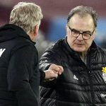 David Moyes embracing Marcelo Bielsa, West Ham v Leeds, TEAMtalk David Moyes embracing Marcelo Bielsa, West Ham v Leeds