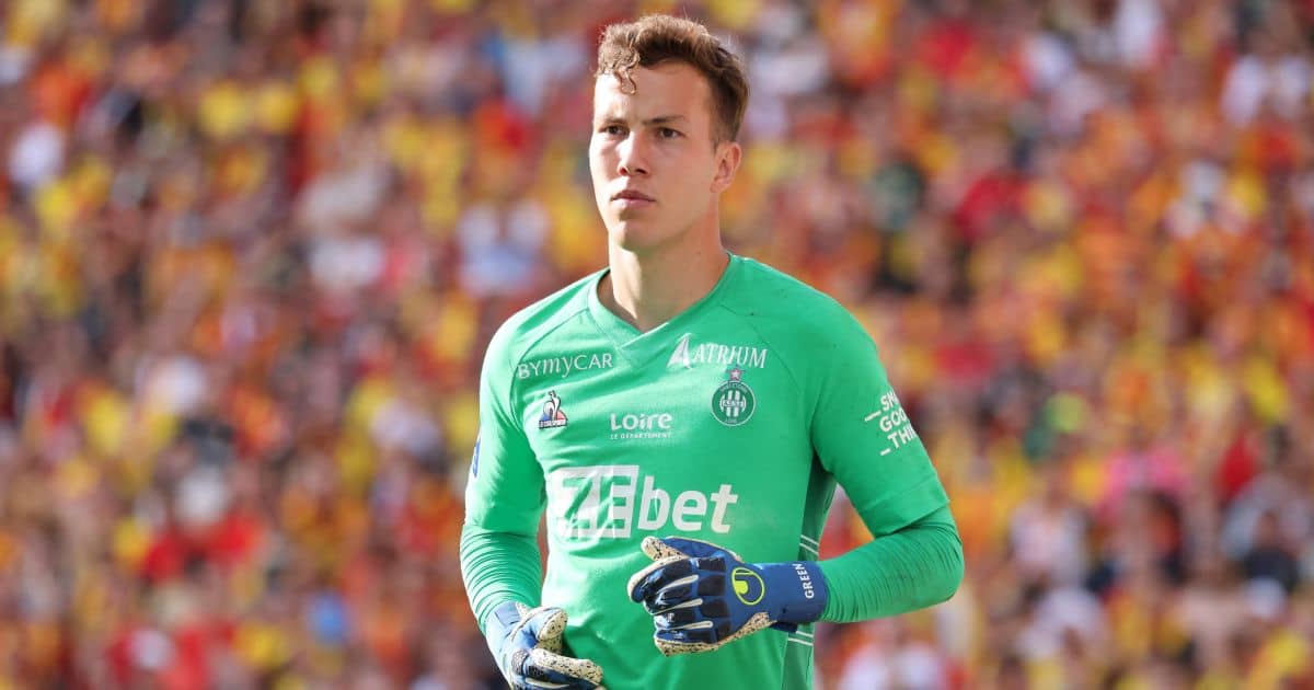 Tottenham among trio of Prem clubs in contention for young goalkeeper who faces uncertain future