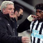 Allan Saint-Maximin speaks with Steve Bruce during Newcastle match vs Wolves Allan Saint-Maximin Steve Bruce