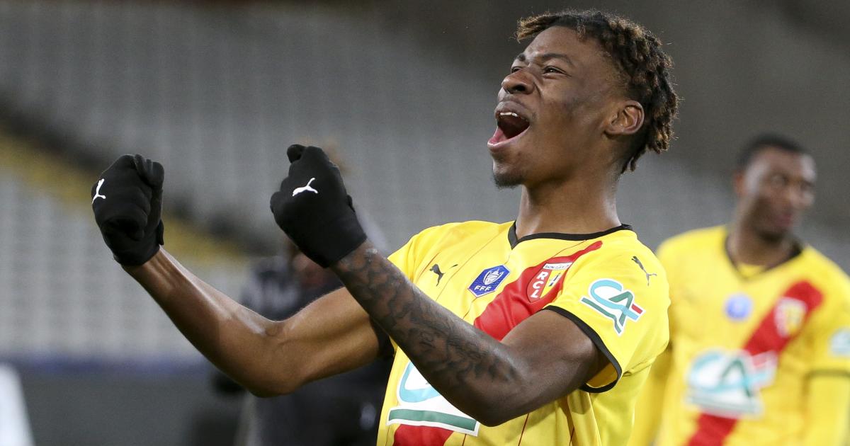 Newcastle ‘closely monitoring’ promising young French defender amid rival Prem Diego Carlos bid