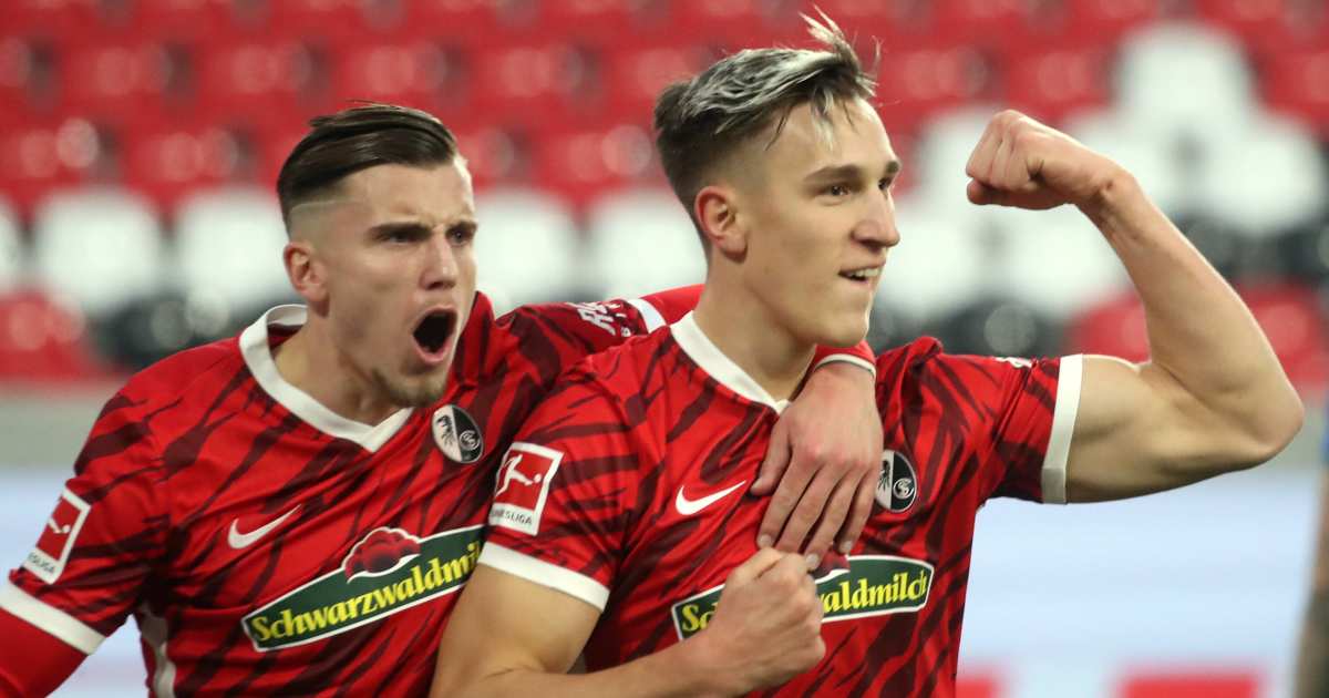 Bundesliga side prepare for life without star as Manchester United circle