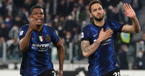 Denzel Dumfries and Hakan Calhanoglu celebrate