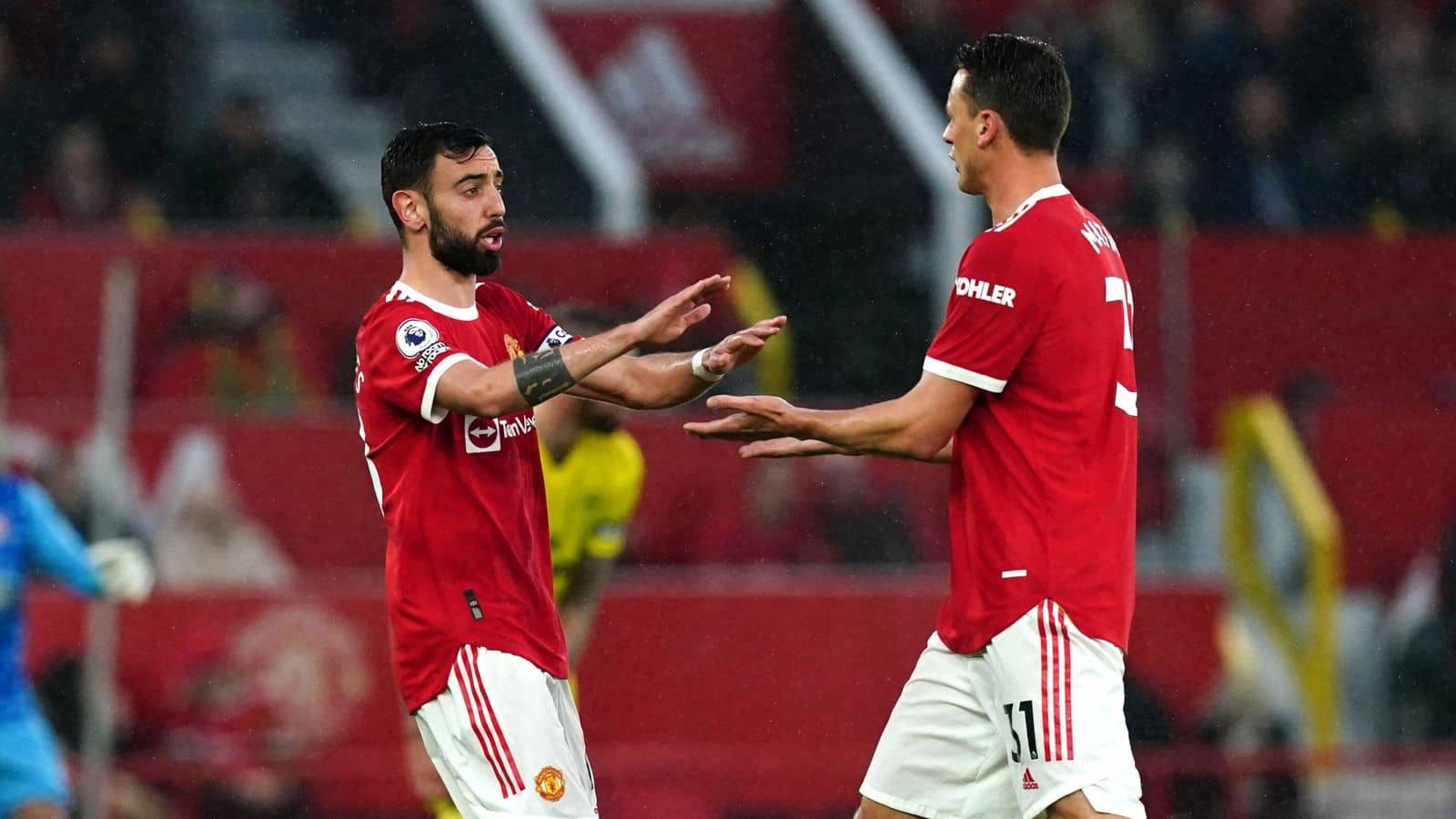 Bruno Fernandes, Nemanja Matic celeb Man Utd v Brentford