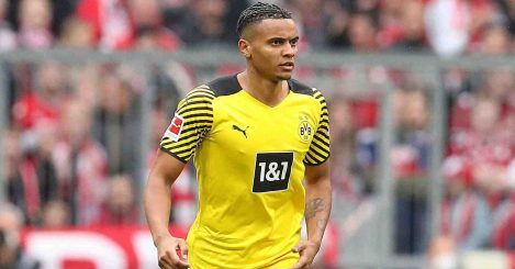 Manuel Akanji on the ball for Borussia Dortmund